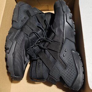 Nike Air Huarache Gripp size 9.5